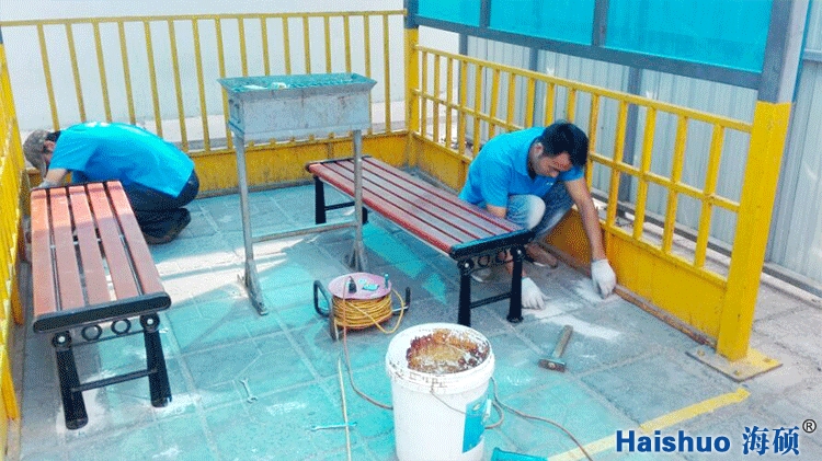 貨比三家,雷沃重工選擇海碩環保休閑椅